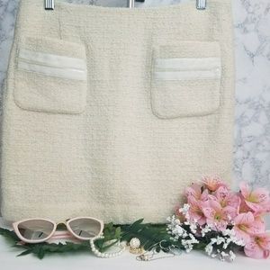 Cream/white skirt[AA11]